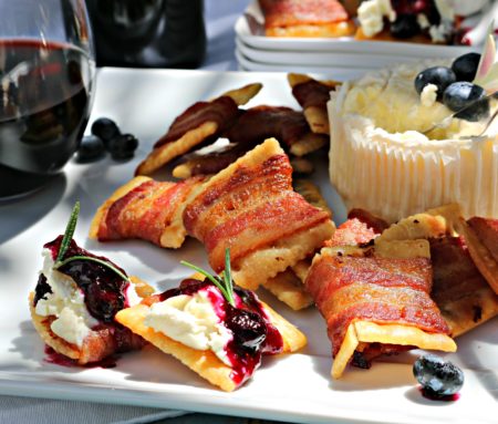 Savory Bacon Crackers with Tarantas Monastrell Blueberry-Fig Jam and Creamy Goat Cheese